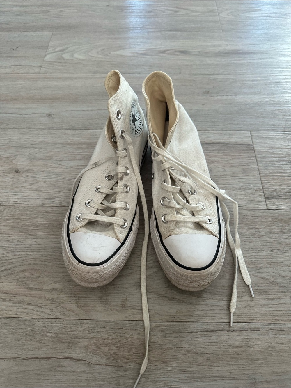 Converse High Top platform Sneakers size 7
